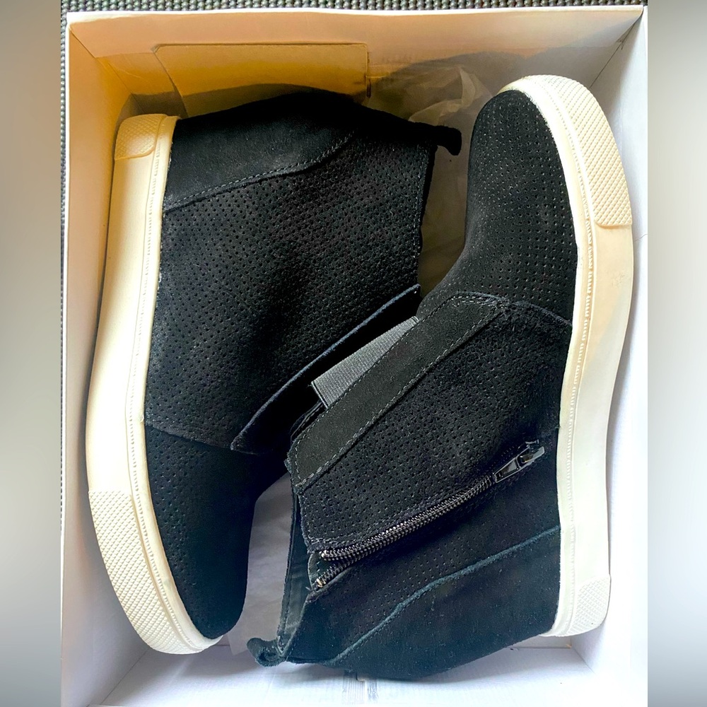 Steve Madden Wavery Black Suede